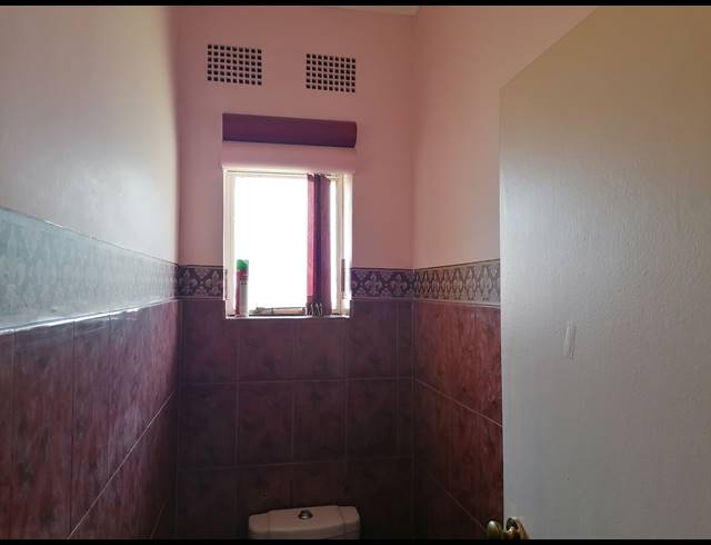 3 BEDROOM FREEHOLD SOLD IN STILFONTEIN EXT 2